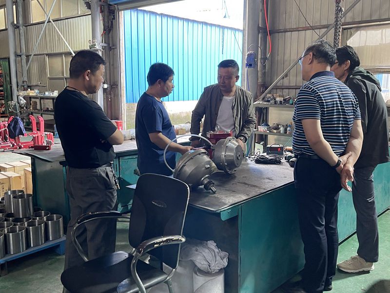 无极牵引车试验台